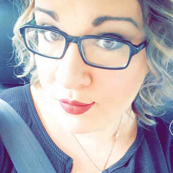 Meet your Posher, Mandie! - Picture 2 of 16